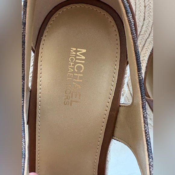 Michael Kors Berkley Mid Wedge Leather Sandals – Size 8.5M - Picture 6 of 12